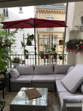 Apartment with terrace in Paris center - MONTORGUEIL district